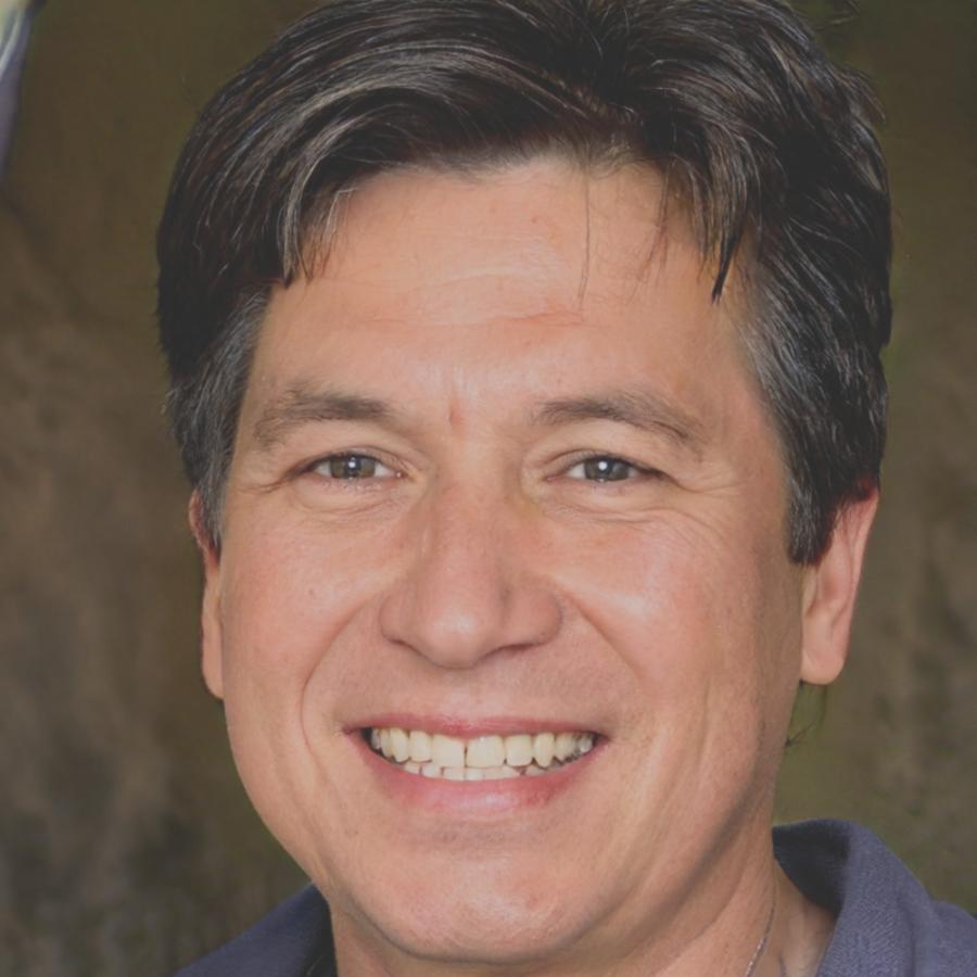 Erfolgreicher Finanzexperte in modernem Büro